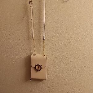 Crossbody Travel Cell Phone Purse One Size White Color Gold Zipper Chain Trim PD